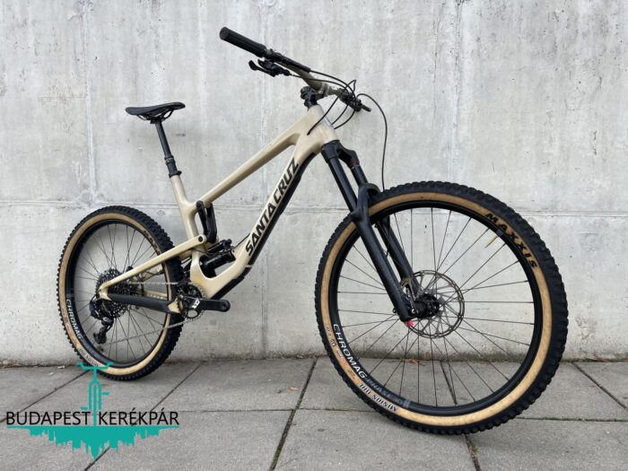SANTA CRUZ NOMAD V4 CC – KÖNNYŰ, ERŐS, VERHETETLEN!
