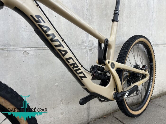 SANTA CRUZ NOMAD V4 CC – KÖNNYŰ, ERŐS, VERHETETLEN! - Image 6